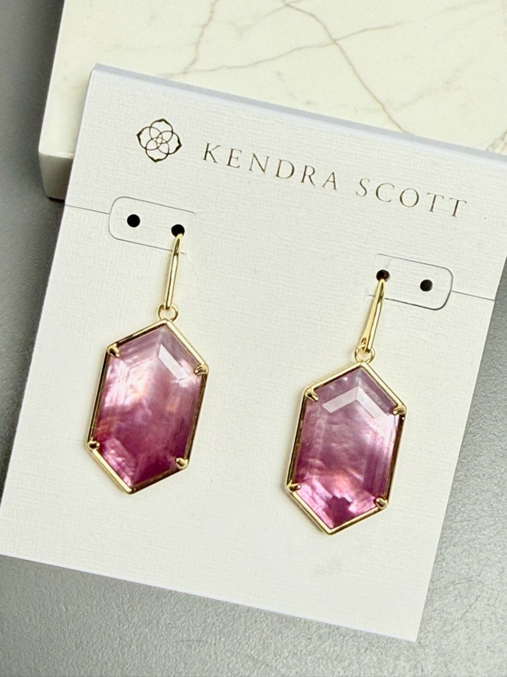 Kendra Scott Hallie Gold Earrings in Purple Watercolor Illusion - Picture 2 of 3